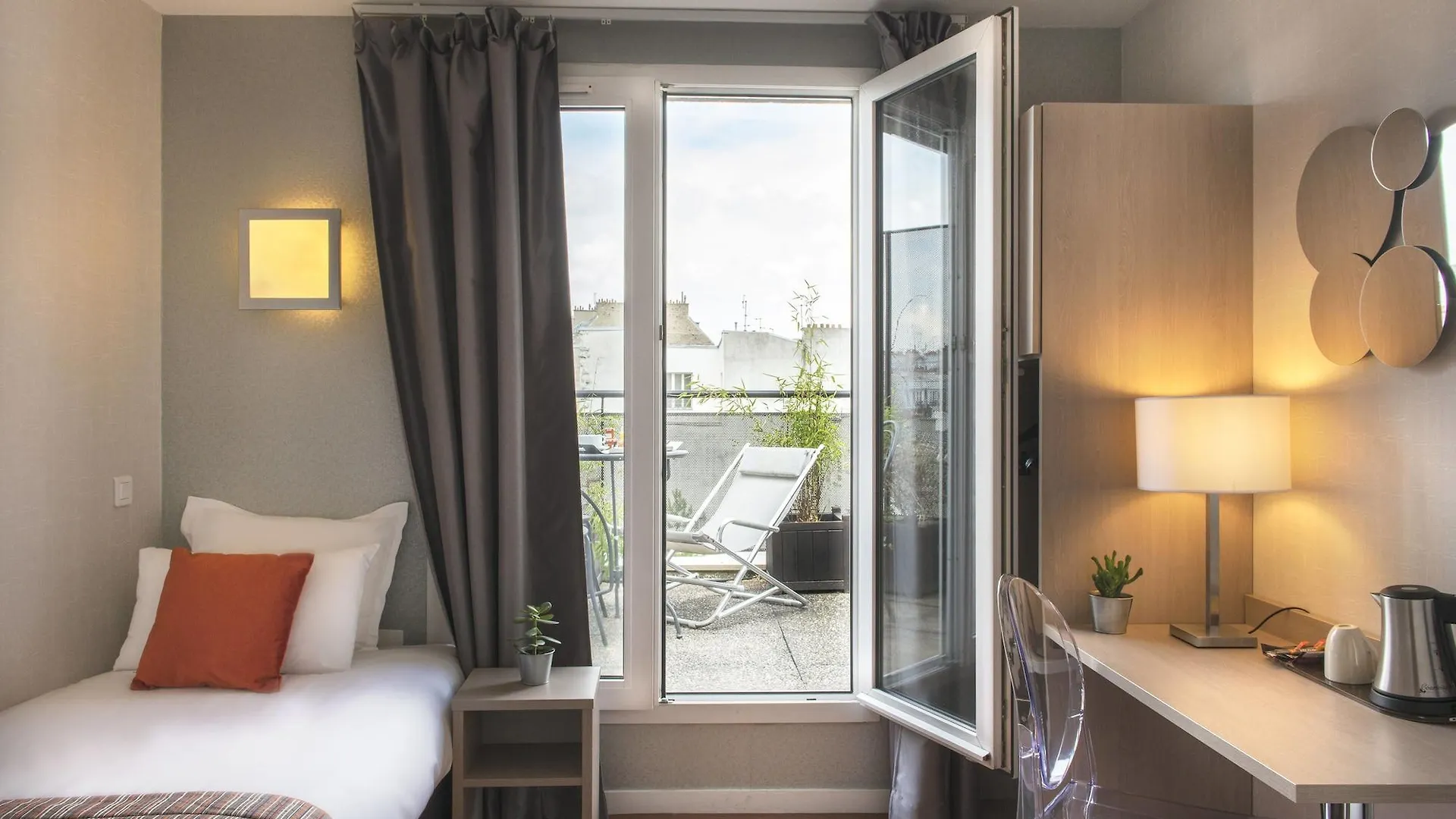 Diese Bastille Hotel