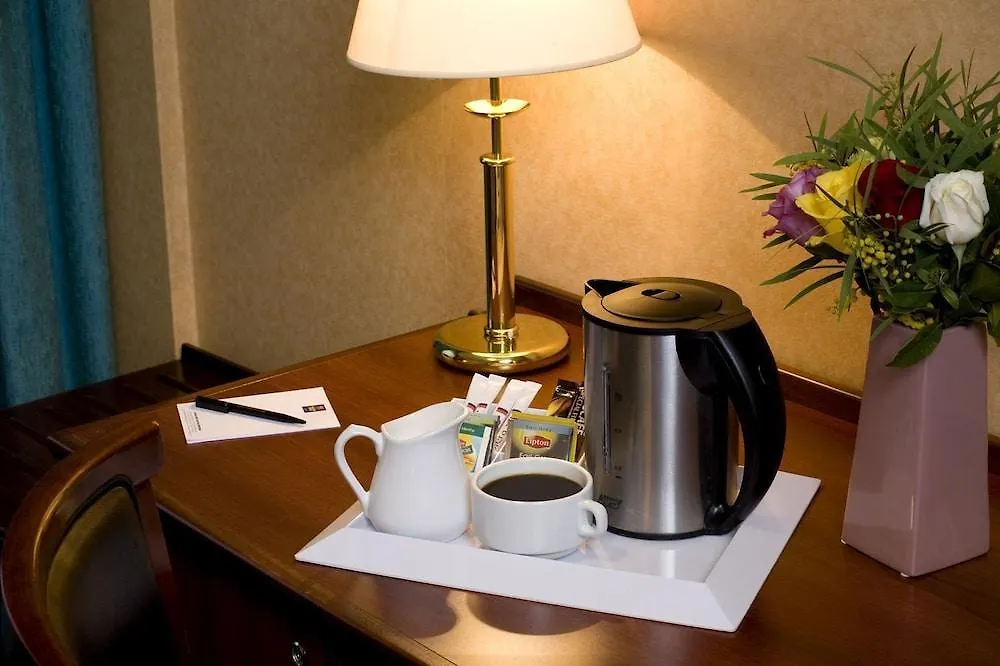 Diese Bastille 3* Париж